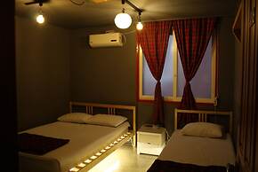 Mr.Comma Guesthouse - Hostel