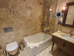Sera Lake Resort Hotel Spa & Aparts