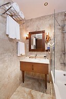 Sera Lake Resort Hotel Spa & Aparts