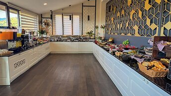 Sera Lake Resort Hotel Spa & Aparts