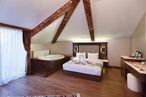 Sera Lake Resort Hotel Spa & Aparts