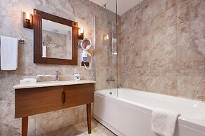 Sera Lake Resort Hotel Spa & Aparts