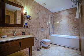 Sera Lake Resort Hotel Spa & Aparts