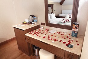 Sera Lake Resort Hotel Spa & Aparts