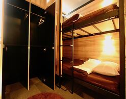 Namba Guesthouse HIVE - Hostel