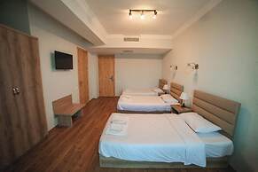 L Plaza Hotel