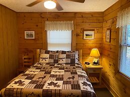 Misty Creek Log Cabins