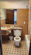 Golden Arrow Motel