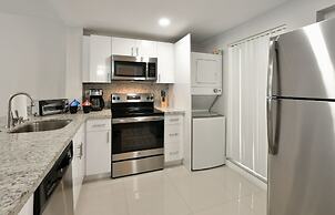 Artrageous on the river By RocketStay