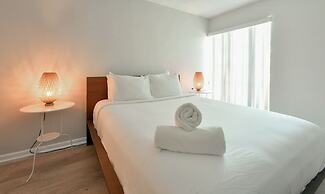 Artrageous on the river By RocketStay