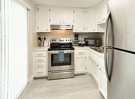 Artrageous on the river By RocketStay