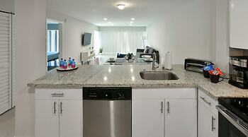 Artrageous on the river By RocketStay