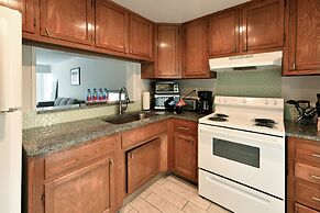 Artrageous on the river By RocketStay