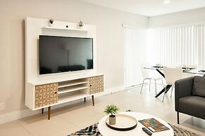 Artrageous on the river By RocketStay