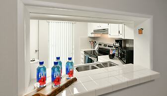 Artrageous on the river By RocketStay