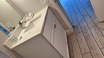 Artrageous on the river By RocketStay