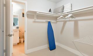 Artrageous on the river By RocketStay