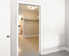 Artrageous on the river By RocketStay