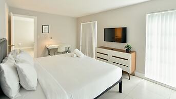 Artrageous on the river By RocketStay