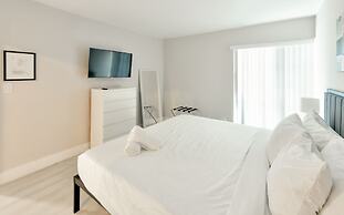 Artrageous on the river By RocketStay