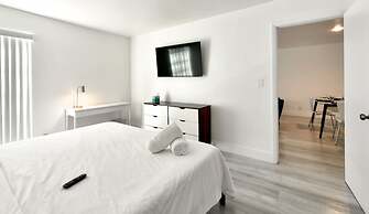 Artrageous on the river By RocketStay