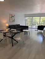 Artrageous on the river By RocketStay