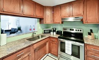 Artrageous on the river By RocketStay