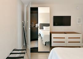 Artrageous on the river By RocketStay