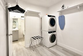 Artrageous on the river By RocketStay