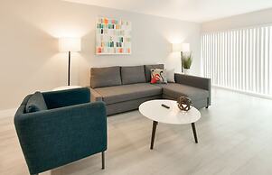 Artrageous on the river By RocketStay