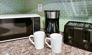 Artrageous on the river By RocketStay