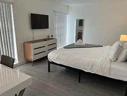 Artrageous on the river By RocketStay