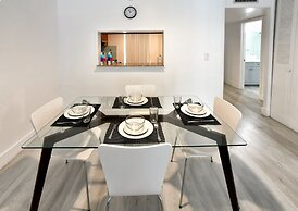 Artrageous on the river By RocketStay