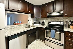 Artrageous on the river By RocketStay