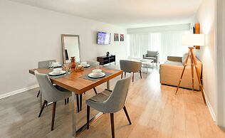 Artrageous on the river By RocketStay