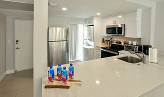 Artrageous on the river By RocketStay