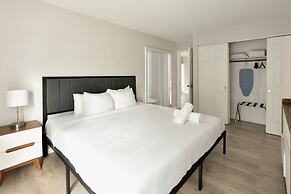 Artrageous on the river By RocketStay