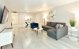 Artrageous on the river By RocketStay