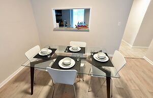 Artrageous on the river By RocketStay