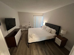 Artrageous on the river By RocketStay