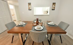 Artrageous on the river By RocketStay