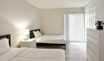 Artrageous on the river By RocketStay