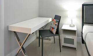 Artrageous on the river By RocketStay