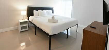 Artrageous on the river By RocketStay