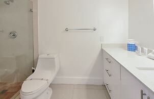 Artrageous on the river By RocketStay