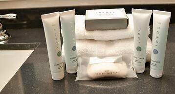 Artrageous on the river By RocketStay