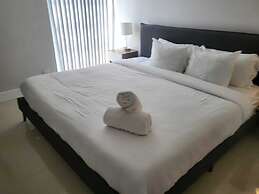 Artrageous on the river By RocketStay