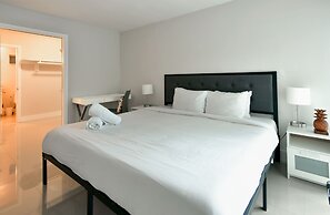 Artrageous on the river By RocketStay