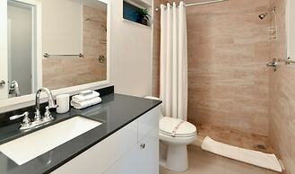 Artrageous on the river By RocketStay