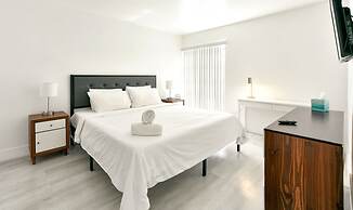 Artrageous on the river By RocketStay